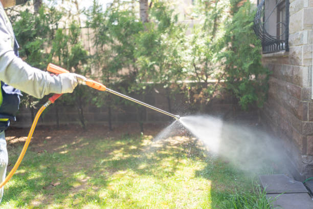 Best Commercial Pest Control Services  in Mazomanie, WI
